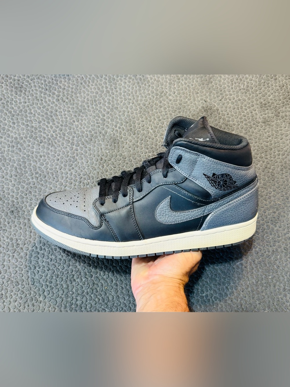 Jordan 1 Retro Mid ‘Black Dark Grey’ 2017 (Sz 12M)